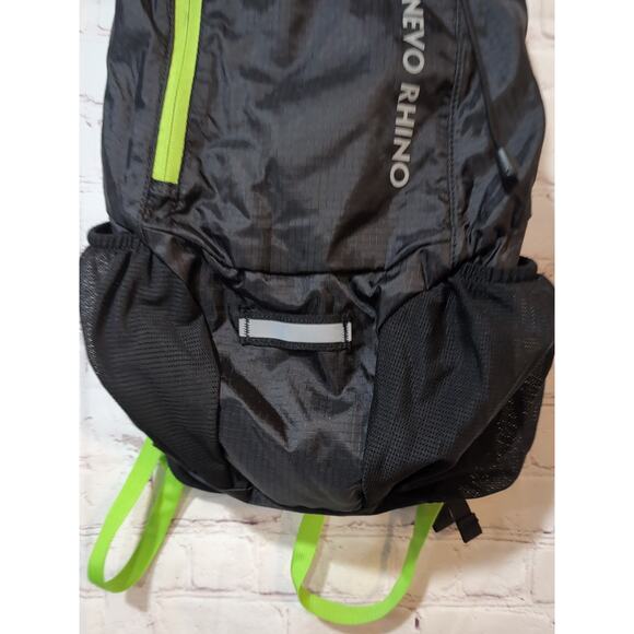 N NEVO RHINO Hydration Running Backpack Dark Gray with 2L Water Bladder NWT - Picture 2 of 12